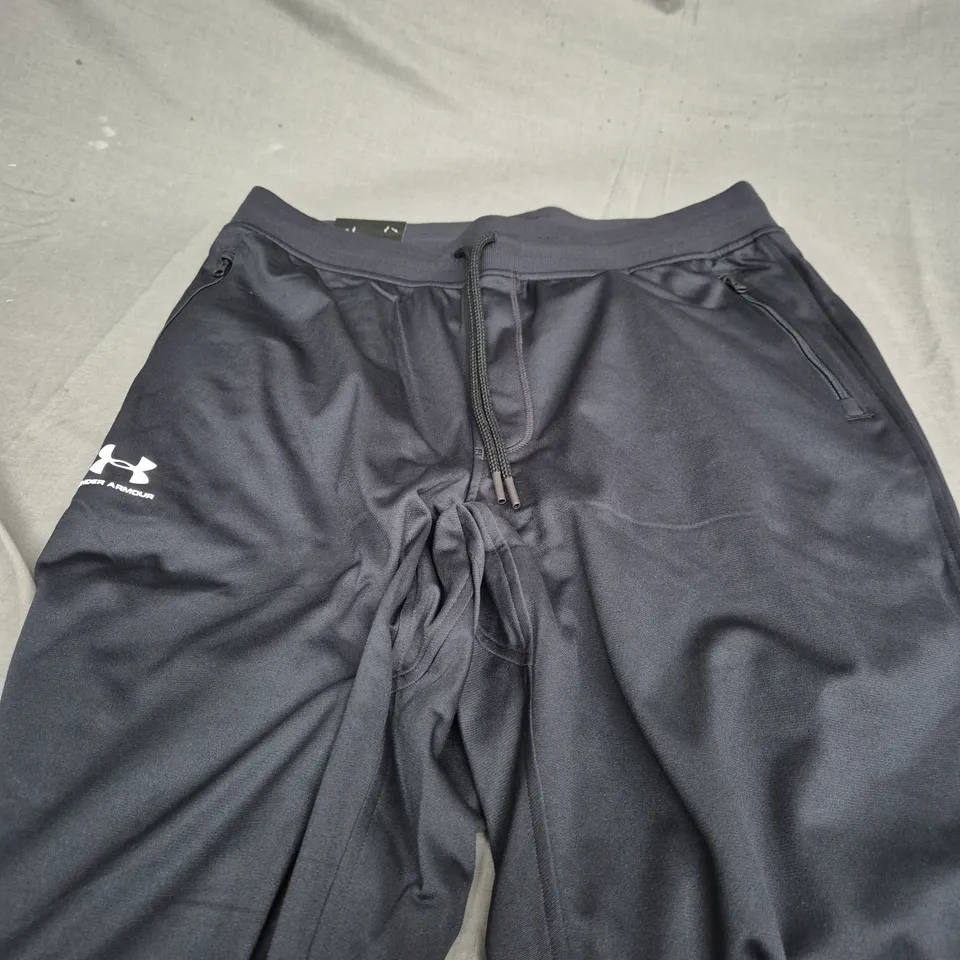 UNDER ARMOUR BLACK JOGGERS - XL