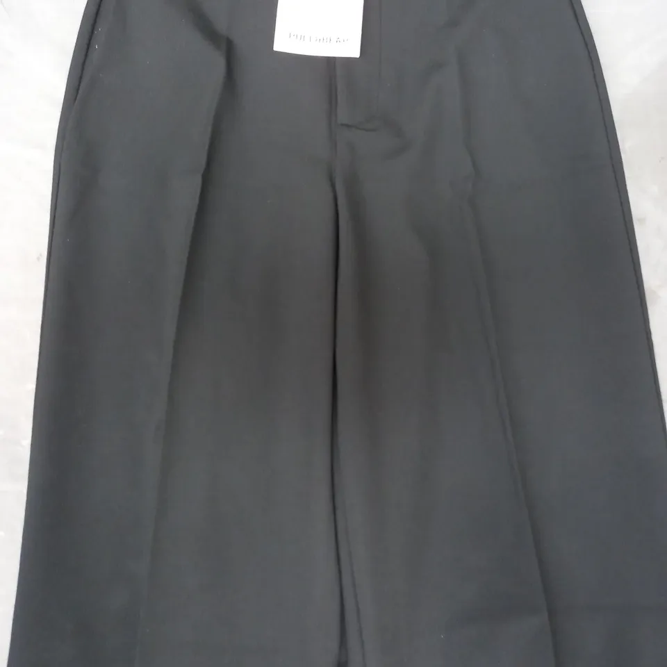 PULL & BEAR TROUSERS IN BLACK SIZE 6