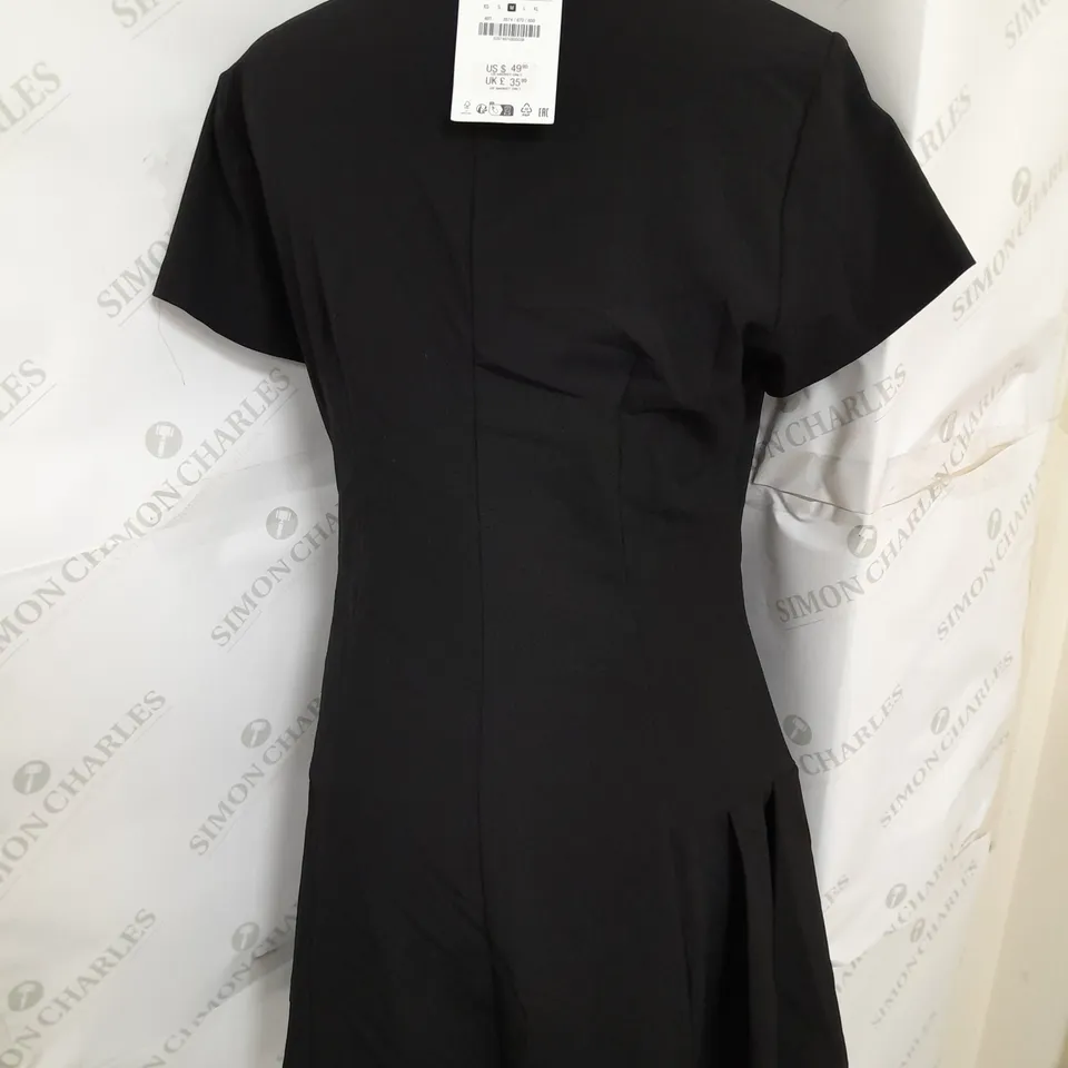 ZARA SHORT SLEEVE PLEATED BUTTON UP MINI DRESS IN BLACK SIZE M