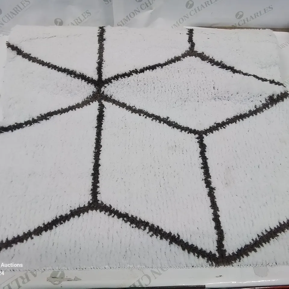 BRAND NEW PACO HOME 540 WHITE-ANTHRACITE 70X120CM BATH MAT