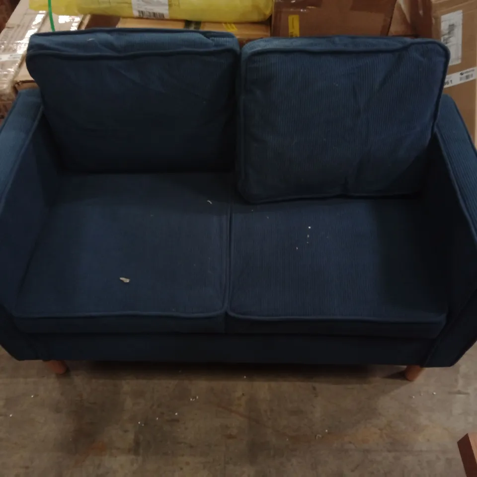 TWO-SEATER SOFA WITH SOLID WOOD LEGS – BLUE (117 X 63 X 79 CM)
