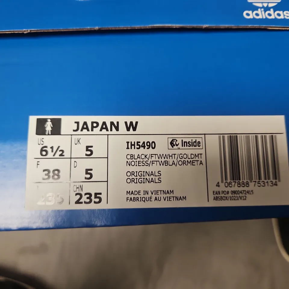 BOXED ADIDAS JAPAN WOMEN'S SNEAKERS BLACK/WHITE – UK 5 (US 6.5)