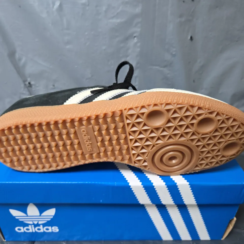 BOXED PAIR OF ADIDAS SAMBA OG W TRAINERS IN BLACK - UK 5.5