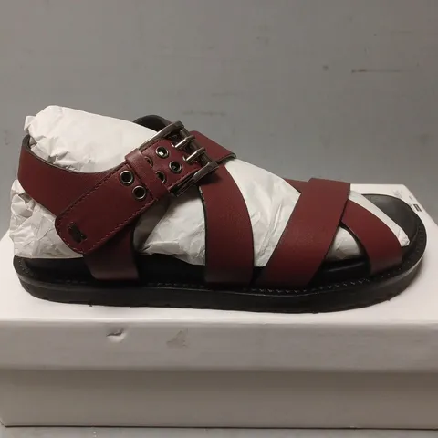 BOXED PAIR OF WOMENS LEATHER SANDALS - UK SIZE 38