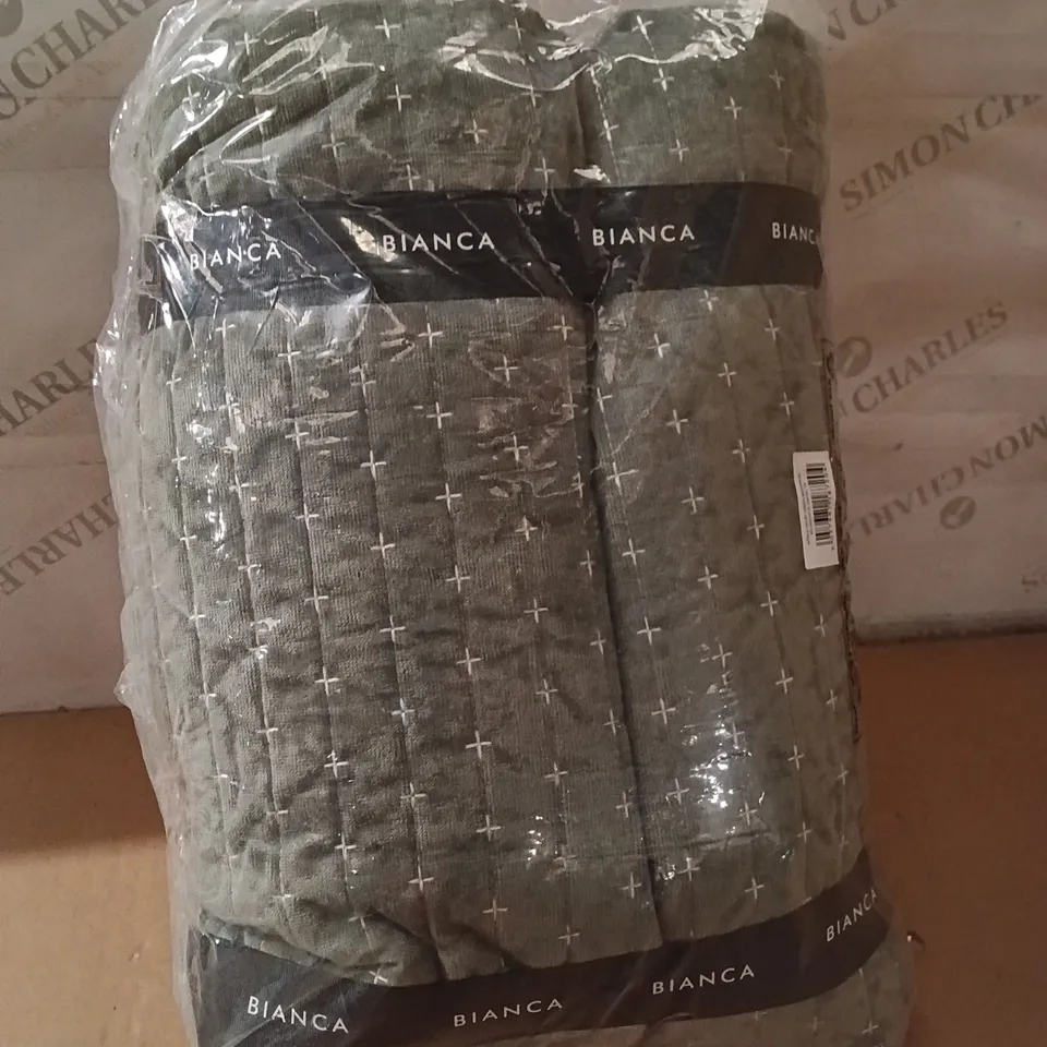 BAGGED ATTICA VELVET BEDSPREAD - GREEN 