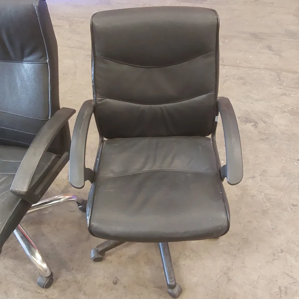 PAIR OF OFFICE SWIVEL CHAIRS