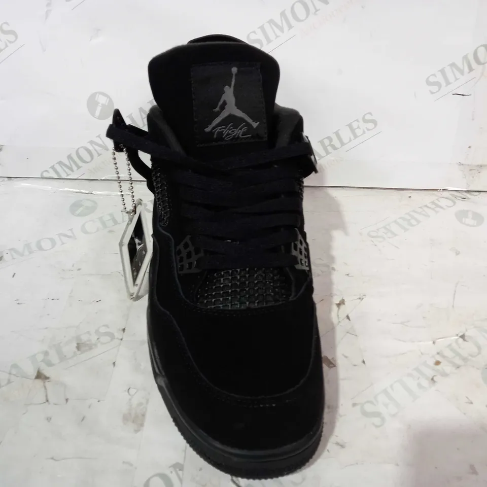 BOXED PAIR OF AIR JORDAN SHOES IN BLACK UK SIZE 9