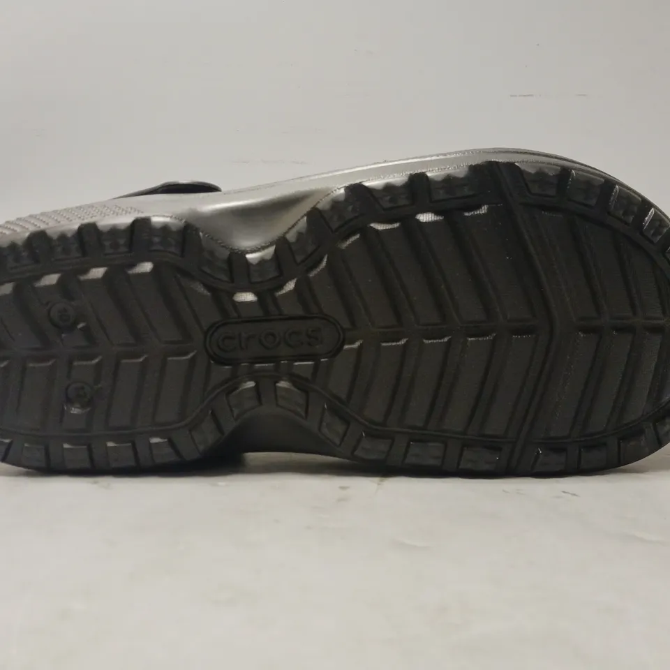 PAIR OF CROCS SPECIALIST II WORK CLOGS IN BLACK UK SIZE M9/W10