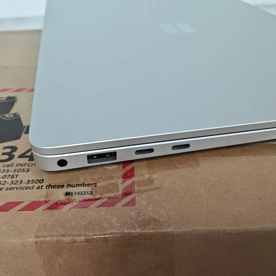 MICROSOFT SURFACE 7TH EDITION INTEL ULTRA 5 256GB LAPTOP IN SILVER - MODEL 2107