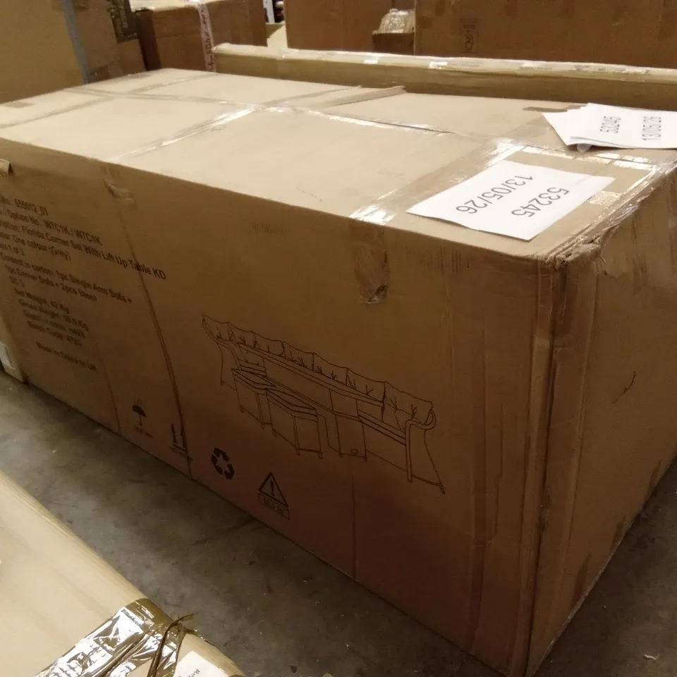 BOXED FLORIDA OUTDOOR CORNER SOFA AND STOOLS // TABLE MISSING (1 BOX)