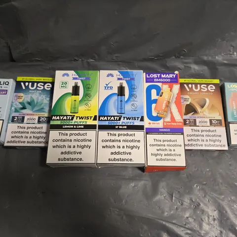 APPROXIMATELY 20 ASSORTED E-CIGARETTE & VAPING ITEMS IN VARIOUS BRANDS 