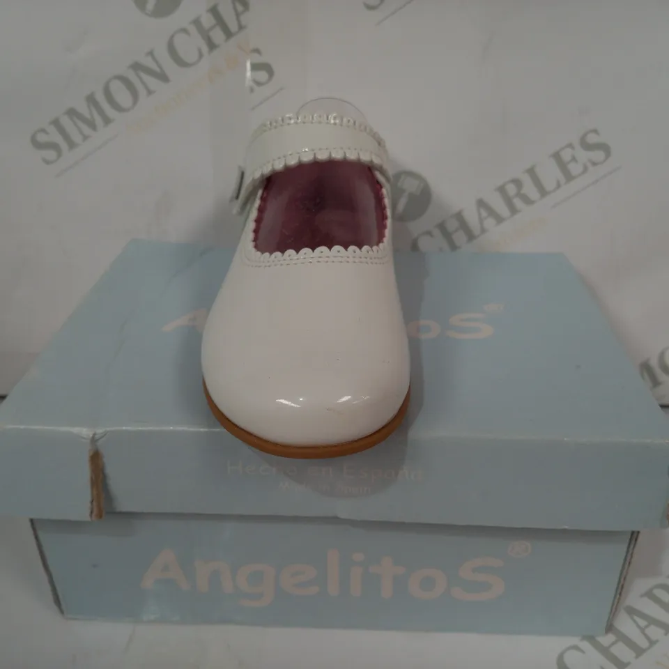 BOXED PAIR OF ANGELITOS BLANCO CHAROL SHOES IN WHITE EU SIZE 27