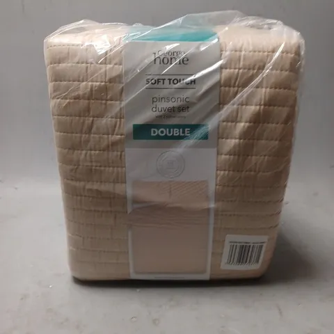 LOT OF 9 BRAND NEW SOFT TOUCH PINSONIC DOUBLE DUVET SETS IN NATURAL