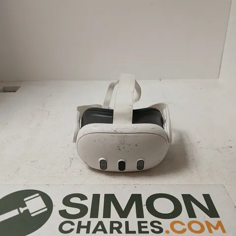 META QUEST 3 VIRTUAL REALITY HEADSET – WHITE
