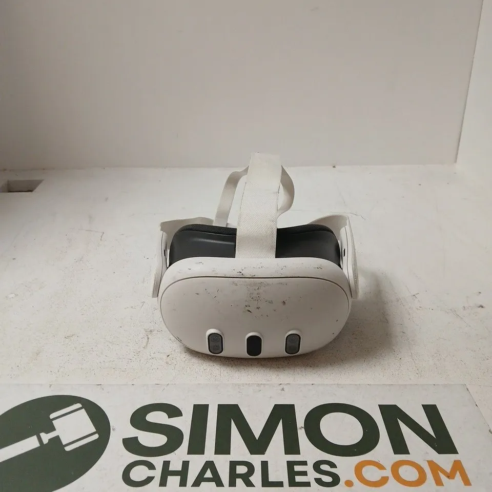 META QUEST 3 VIRTUAL REALITY HEADSET – WHITE