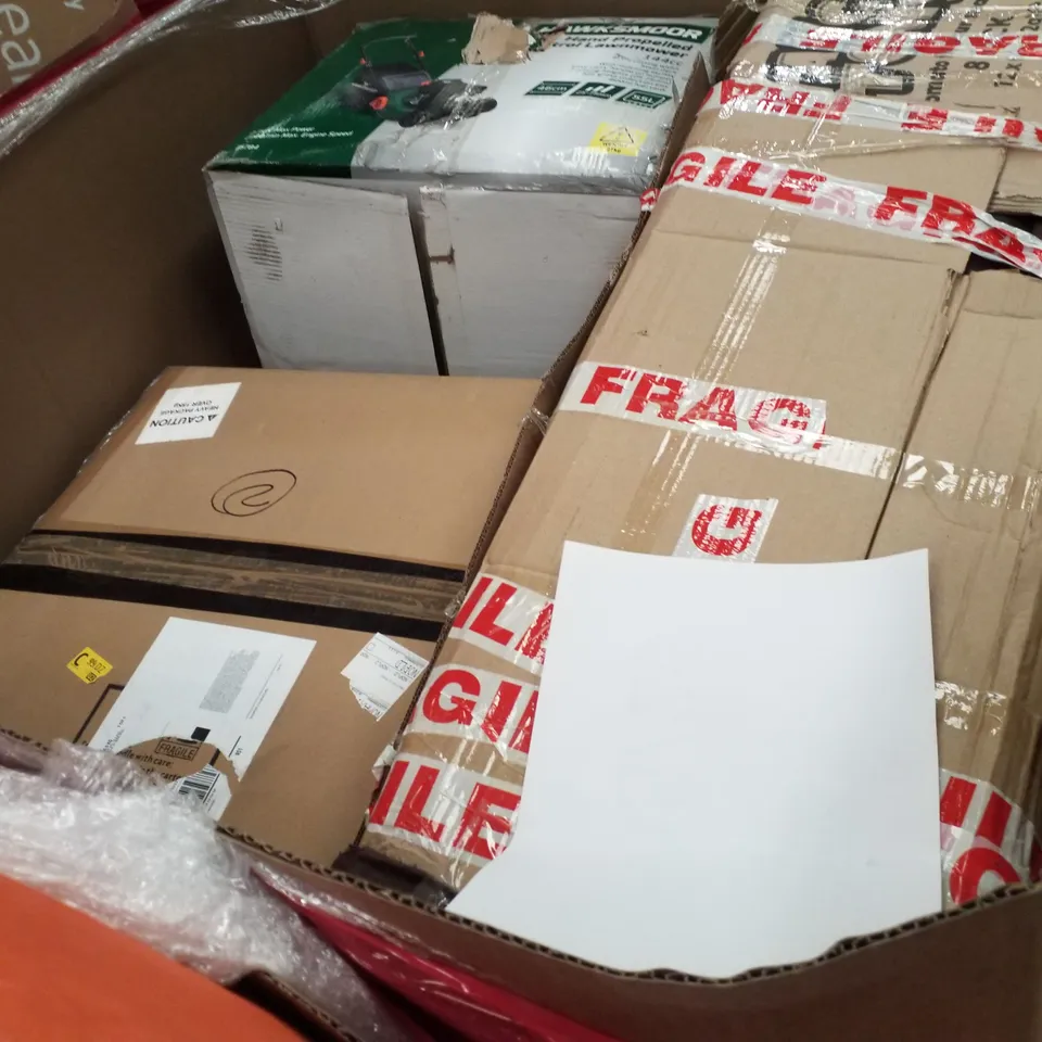 PALLET CONTAINING ASSORTED PRODUCTS INCLUDING CHEST OF DRAWERS, COMPUTER DESK & CONSOLE TABLE