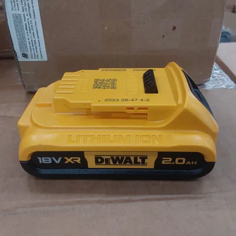 BOXED DEWALT 18V XR DEWALT 2.0AH BATTERY