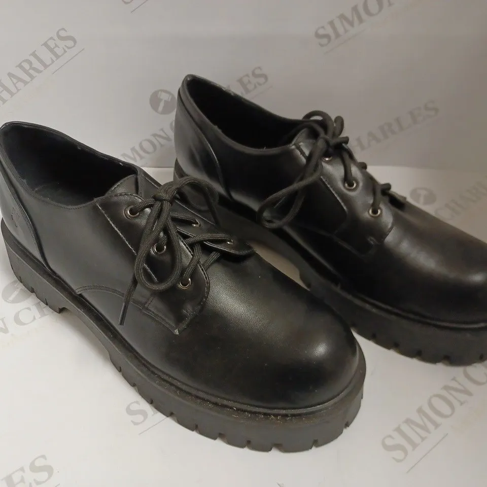 KOI VEGAN PINEMOON MEN'S BLACK LACE UP SHOES - SIZE 10