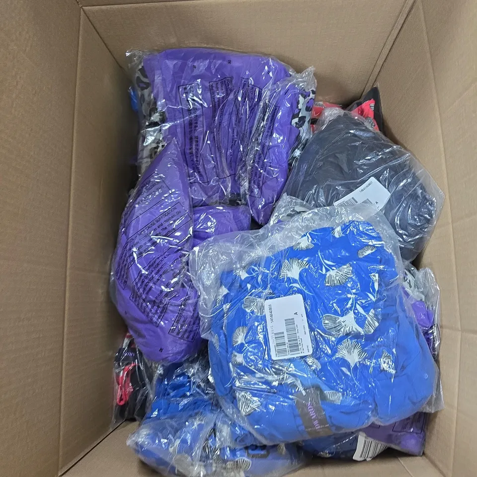 BOX OF APPROXIMATELY 20 ASSORTED CLOTHING ITEMS TO INCLUDE: APRICOT LEATHER LOOK PANTS SIZE S