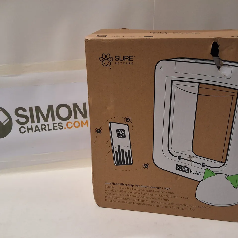 SUREFLAP MICROCHIP PET DOOR CONNECT + HUB – BOXED