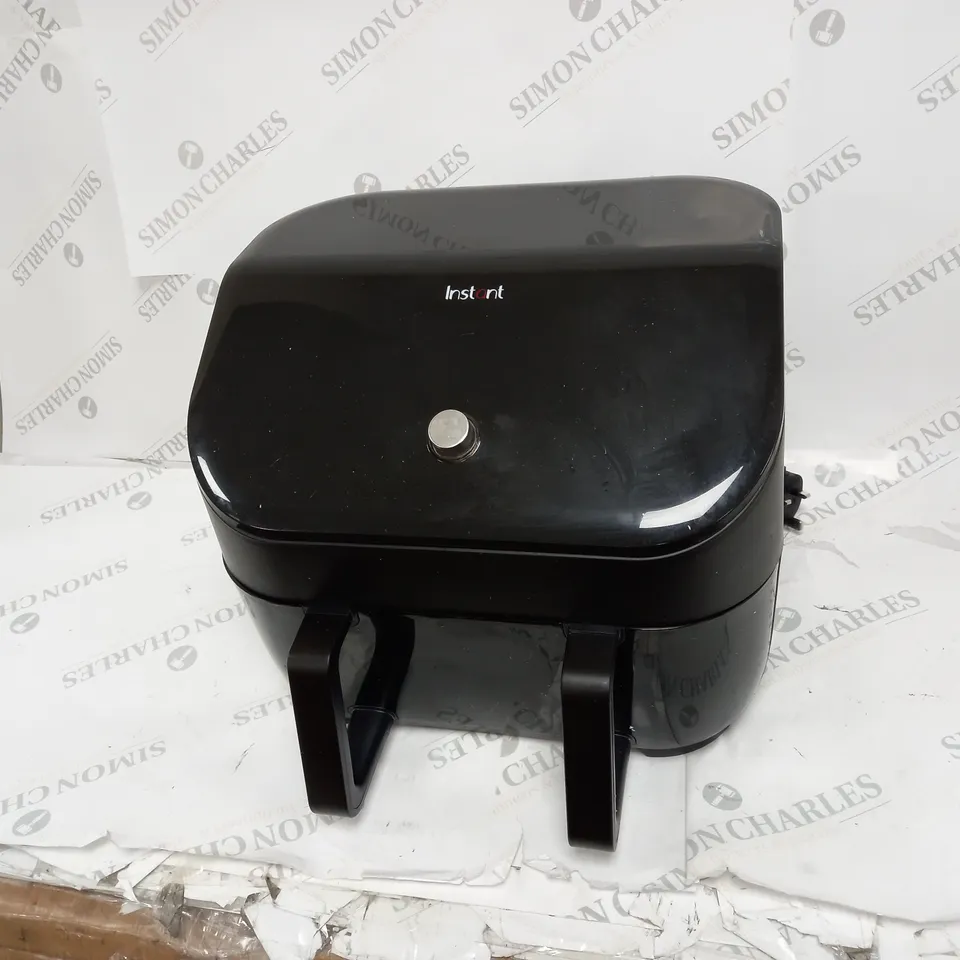 BOXED INSTANT VORTEX PLUS VERSAZONE AIR FRYER 