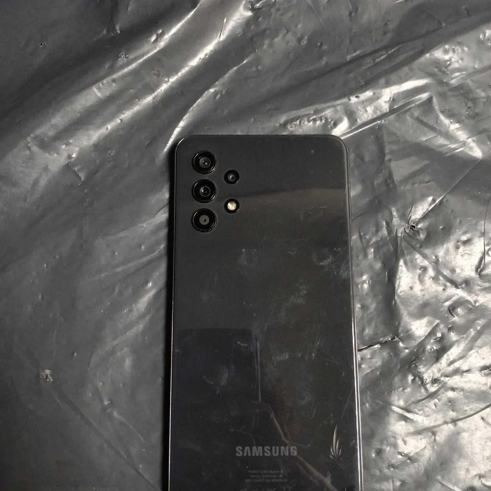 SAMSUNG SMARTPHONE – BLACK, QUAD-CAMERA REAR