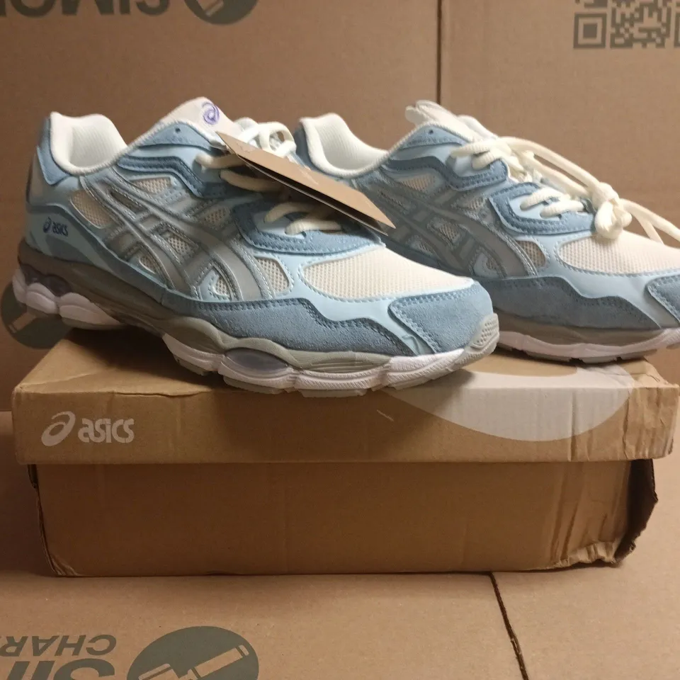 BOXED PAIR OF ASICS GEL-NYC TRAINERS IN BLUE/SAIL SIZE UK 9