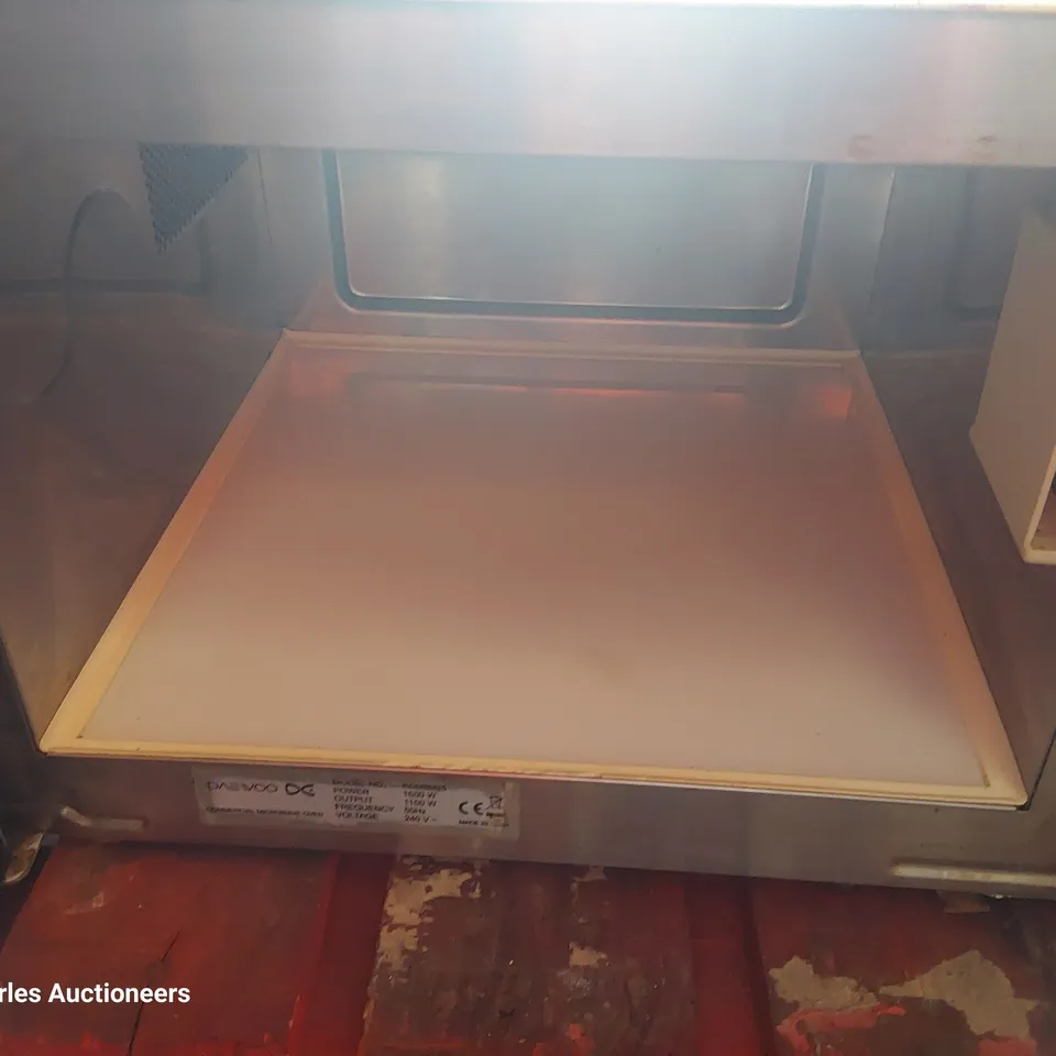 DAEWOO COMMERCIAL MICROWAVE OVEN