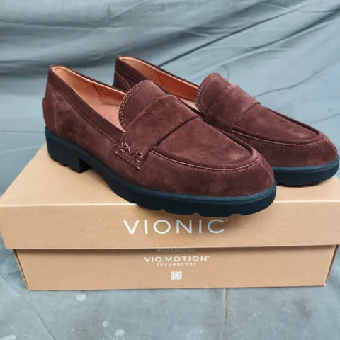 VIONIC BROWN SUEDE LOAFERS – 7