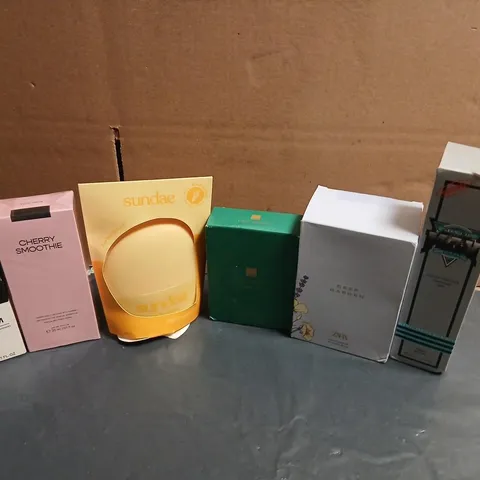 APPROXIAMTELY 10 ASSORTED BOXED FRAGRANCES TO INCLUDE; ZARA, SUNDAE, THE SCENT RESERVE AND AVON