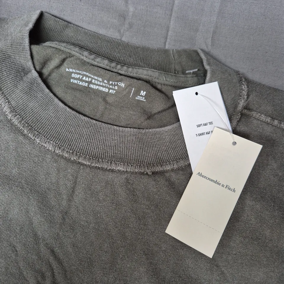 ABERCROMBIE & FITCH SOFT A&F TEE IN GREY - MEDIUM