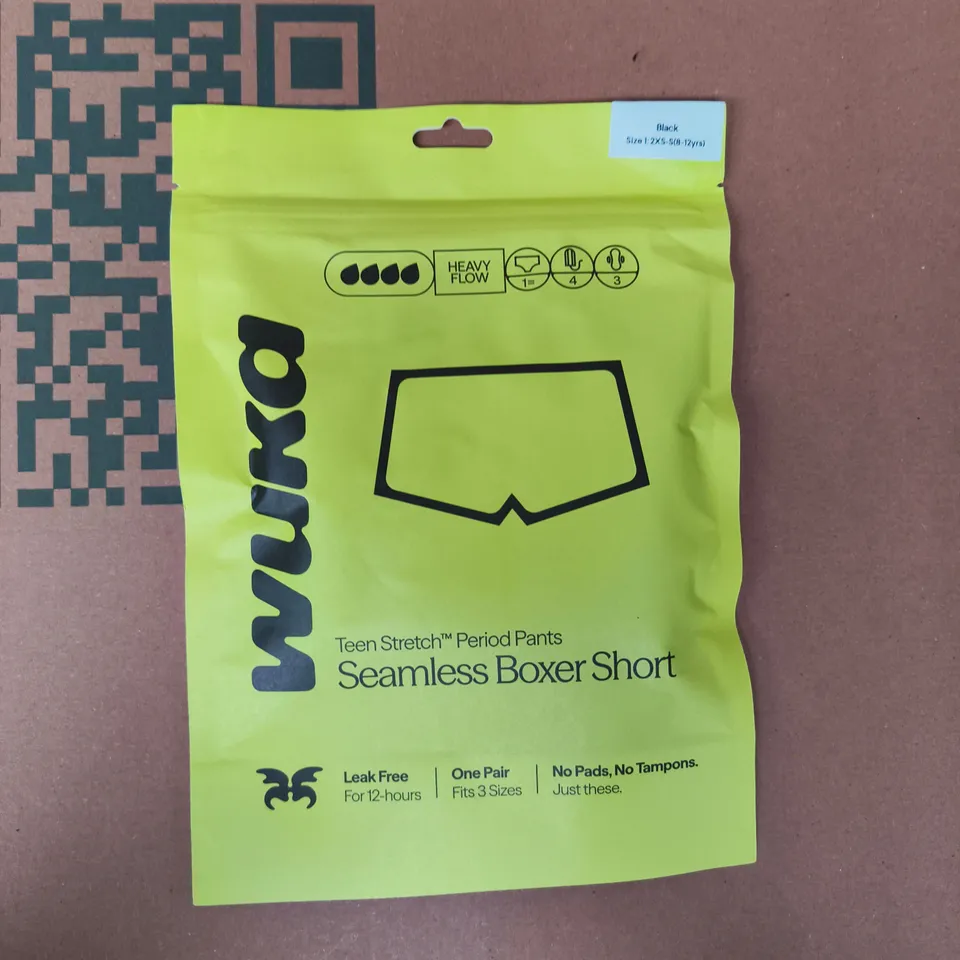BAGGED WUKA SEAMLESS BOXER TEEN STRETCH PERIOD PANTS IN BLACK SIZE 8-12 YEARS