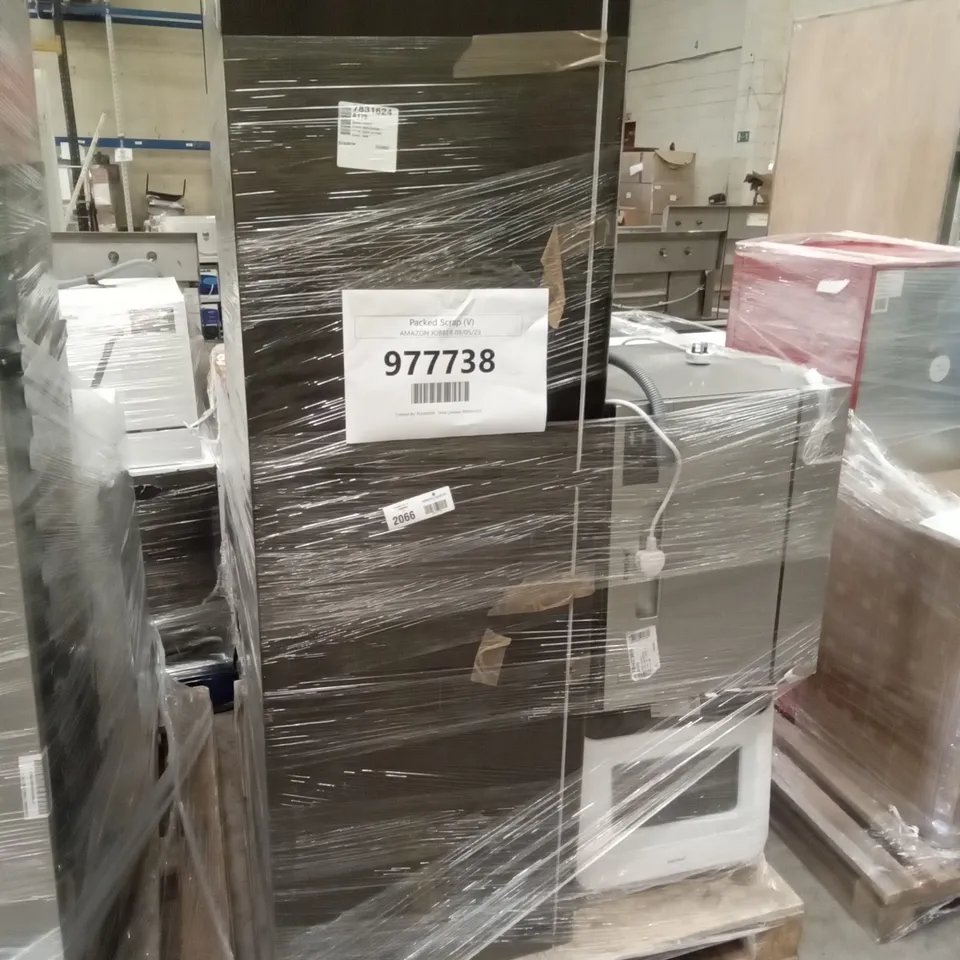 PALLET OF APPROXIMATELY 6 ASSORTED WHITE GOODS INCLUDING: