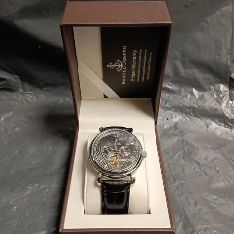 SAMUEL JOSEPH AUTOMATIC WRISTWATCH IN SILVER – BLACK LEATHER STRAP