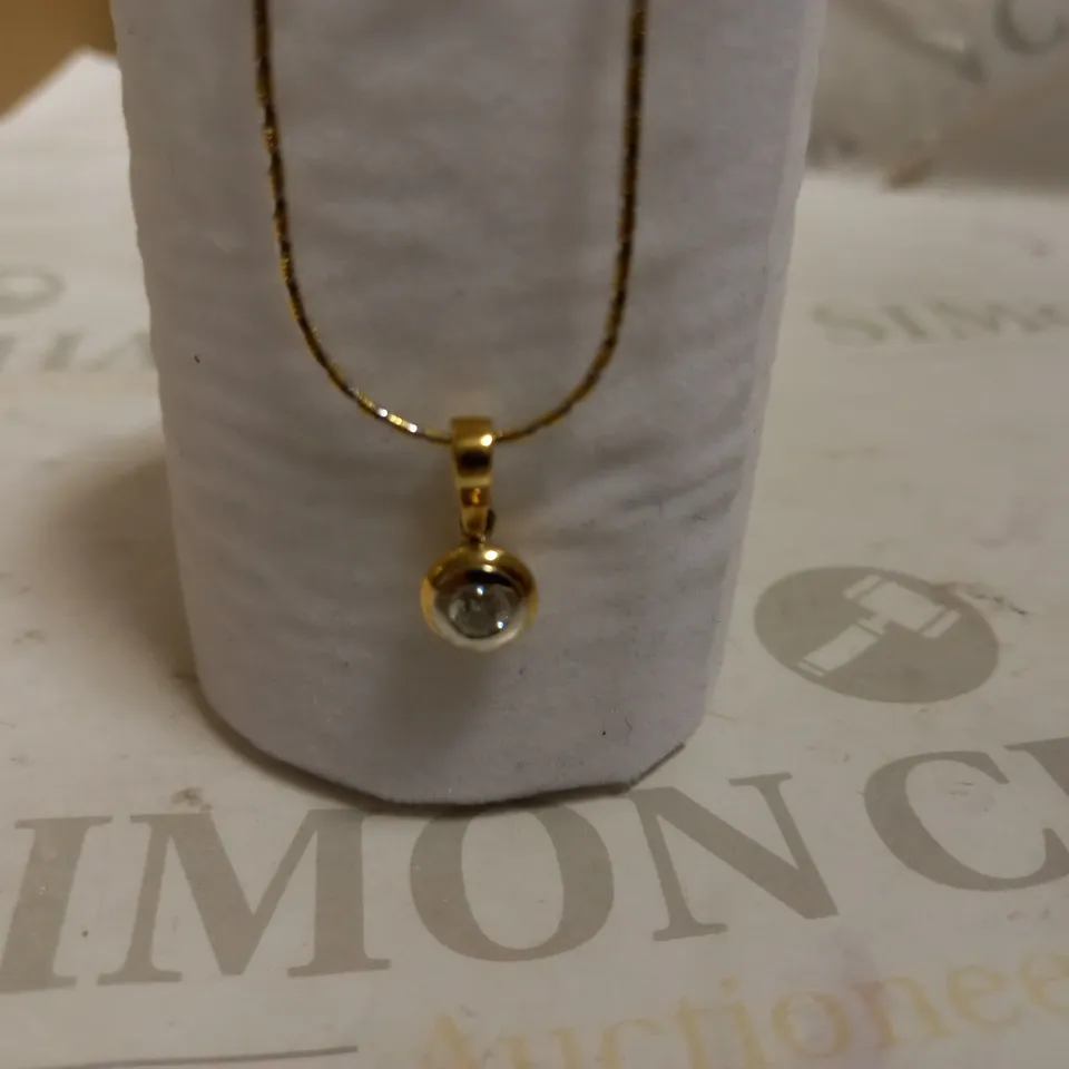 18CT GOLD RUB OVER SET DIAMOND PENDANT ON CHAIN