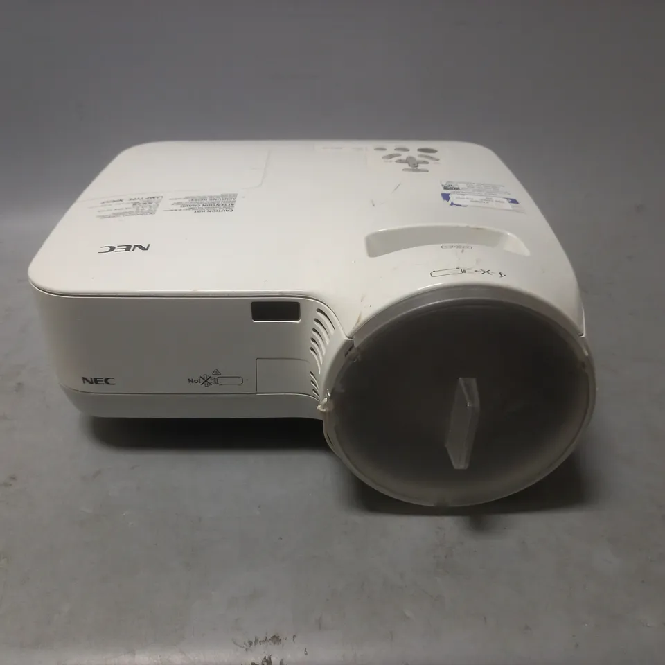 UNBOXED NEC NP610SG PROJECTOR