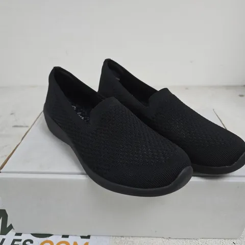 SKECHERS ARYA CLEAR SKIES KNIT LOAFER BLACK UK 6 BOXED