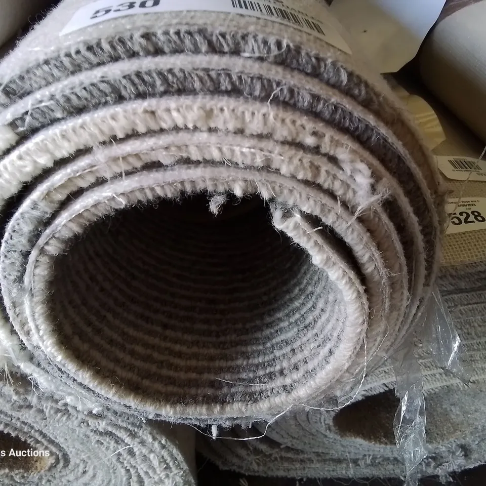 ROLL OF QUALITY LAKELAND HERDWICK SILVER CARPET APPROXIMATELY 5M × 3.08M