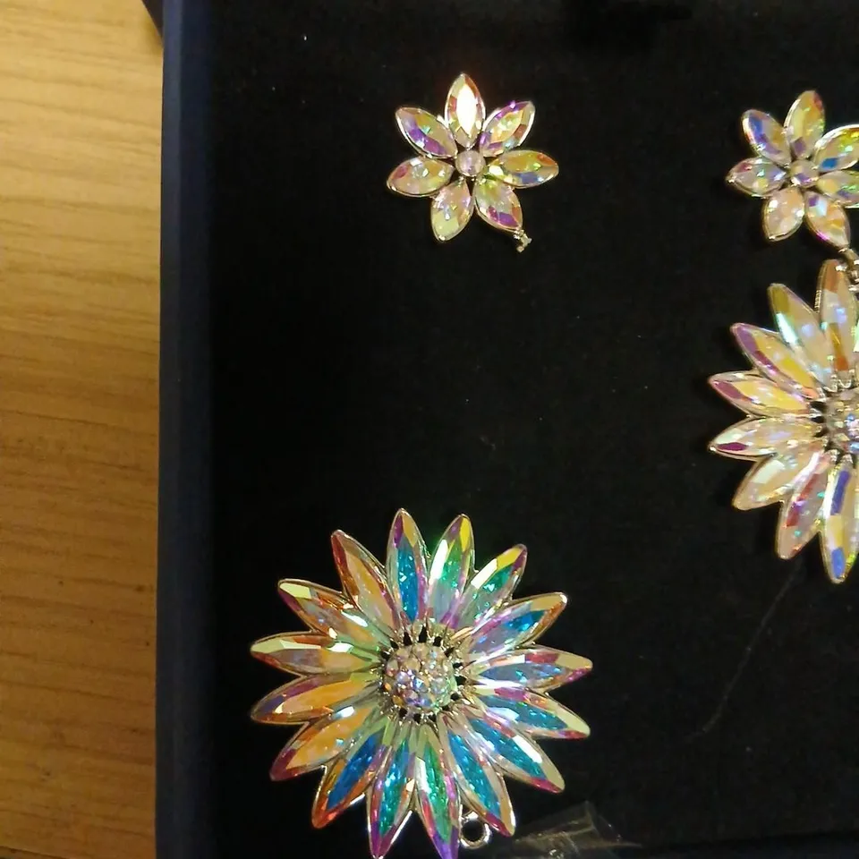 BUTLER & WILSON SPARKLING FLOWER EARRINGS 