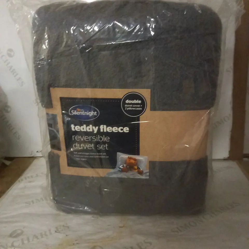 BRAND NEW LOT OF 3 SILENTNIGHT TEDDY FLEECE REVERSIBLE DUVET SET, DOUBLE