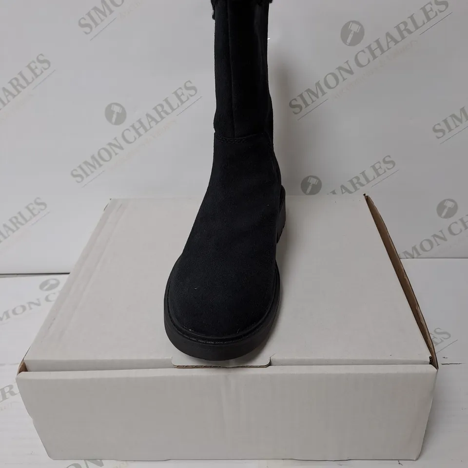 BOXED PAIR OF CLARKS WOMEN'S OPAL BOOTS - BLACK SUEDE // SIZE: 3 UK 