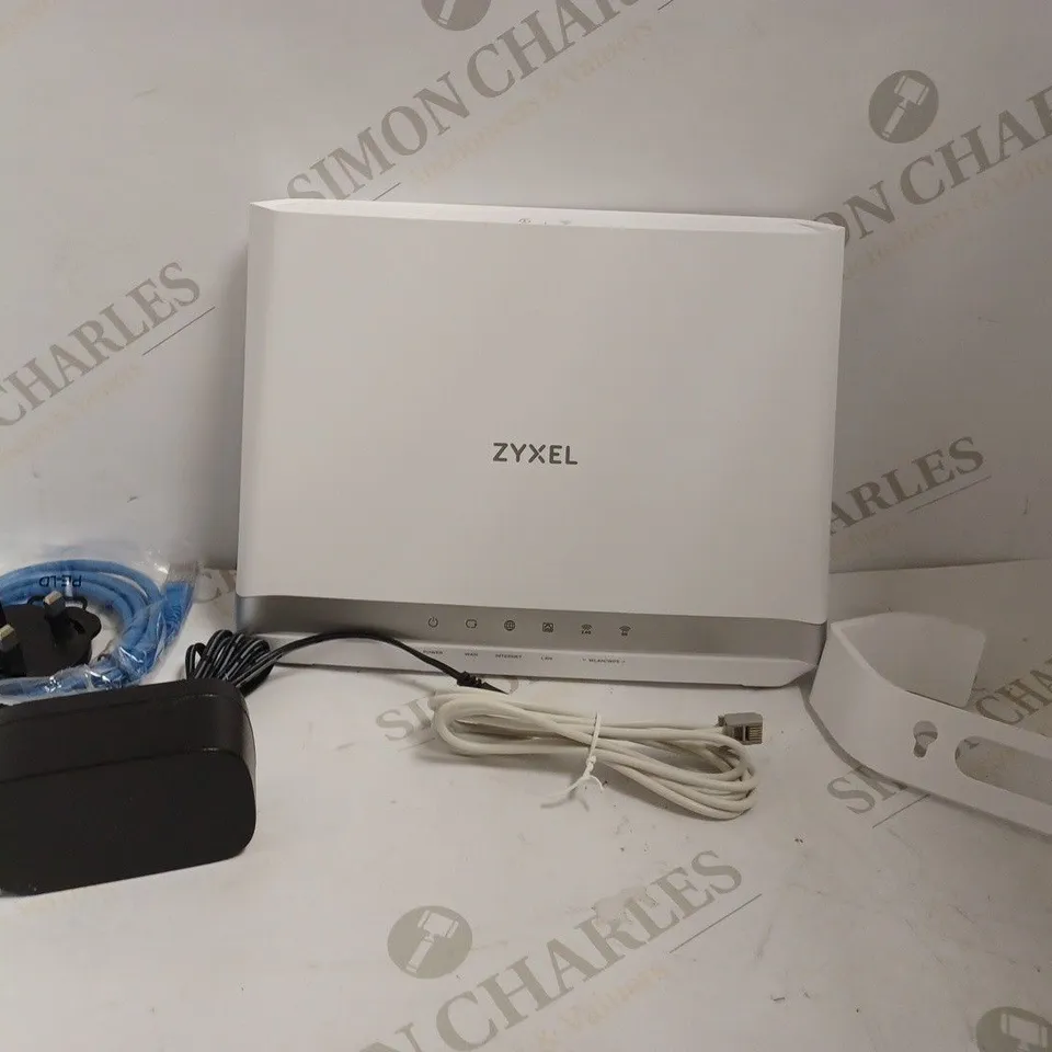 ZYXEL BROADBAND HUB - WHITE