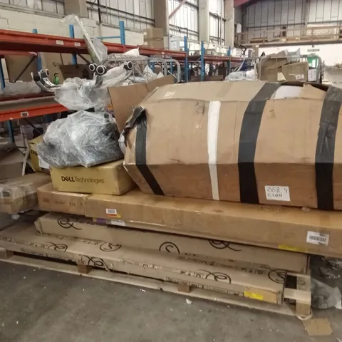 PALLET OF ASSORTED INCOMPLETE FURNITURE AND SOFA PARTS AND PIECES 