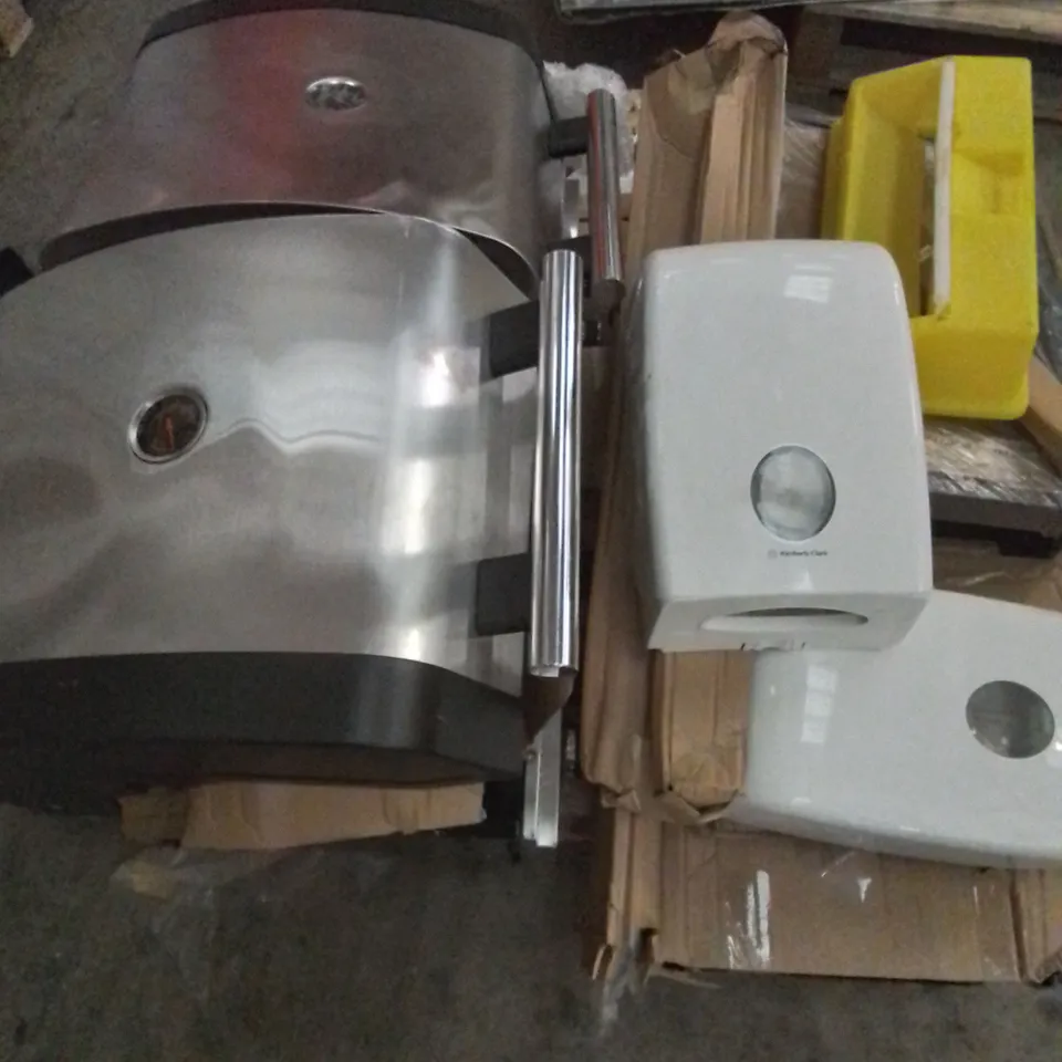PALLET TO CONTAIN AN ASSORTMENT OF PRODUCTS. INCLUDES GOODHOME OUTDOOR BARBECUE, KIMBERLY CLARK BATHROOM DISPENSERS ETC