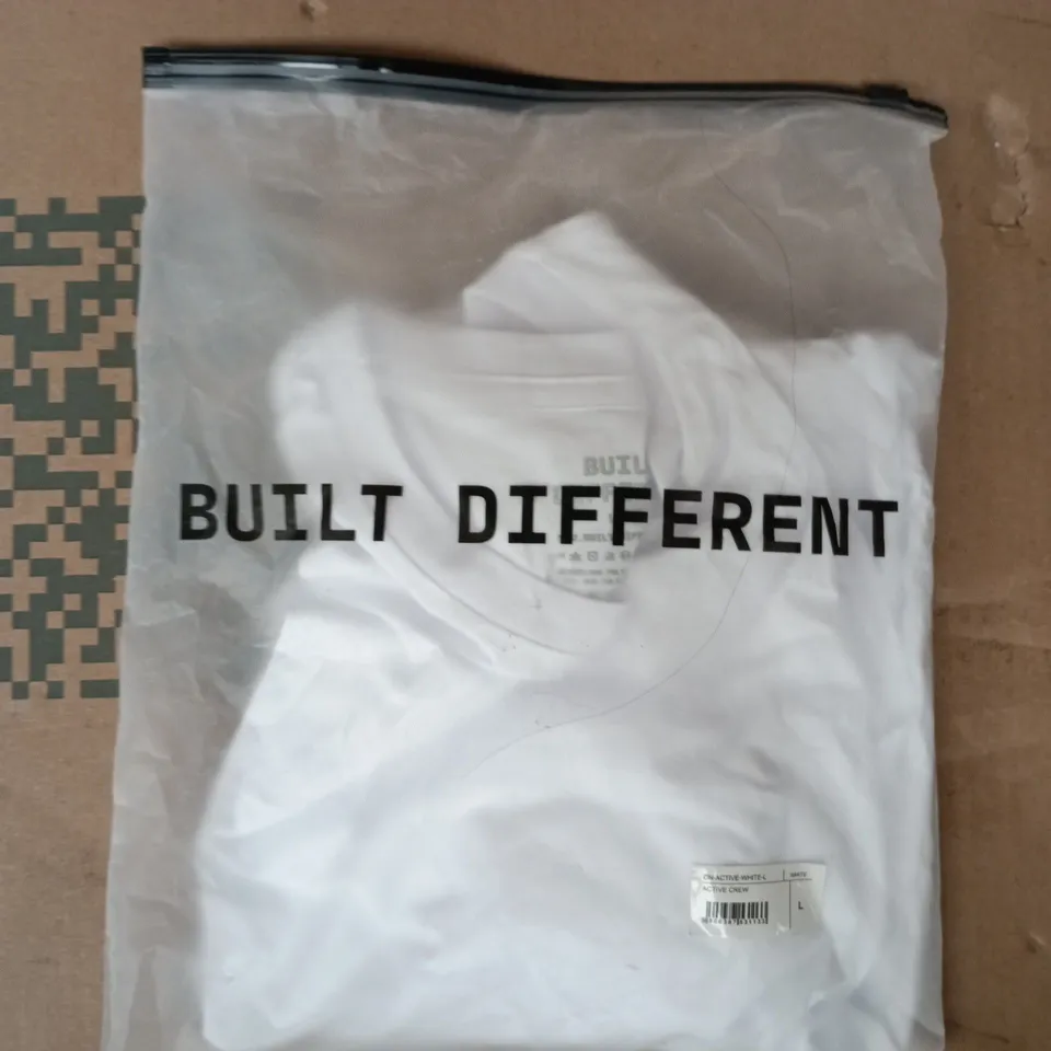 BAGGED BUILT DIFFERENT ACTIVE CREW T-SHIRT IN WHITE SIZE LARGE