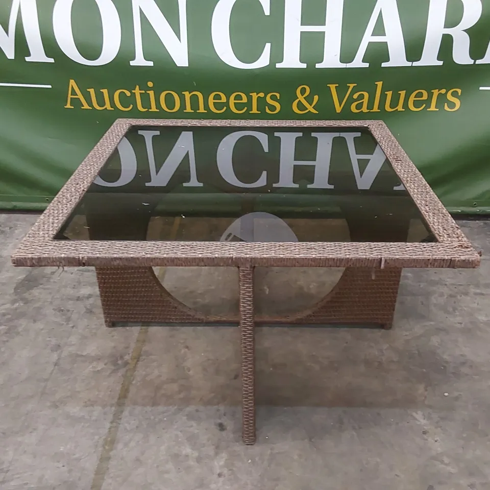 DESIGNER GARDEN & PATIO RATTAN DINING TABLE SET WITH CHAIRS AND COVER