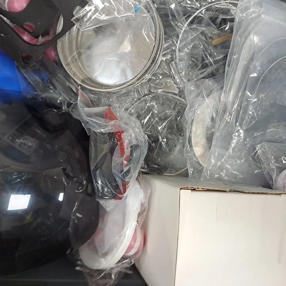 APPROXIMATELY 15 ASSORTED ITEMS TO INCLUDE WHEELIE BIN NUMBERS, SMALL ASSORTMENT OF SIGNED IMAGES, ETC