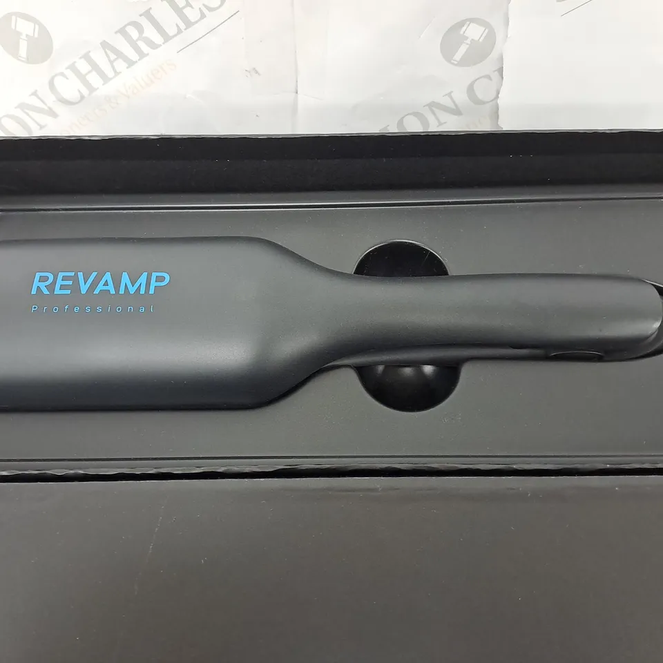 BOXED REVAMP PROGLOSS 2-IN-1 BEACH & VOLUME WAVER