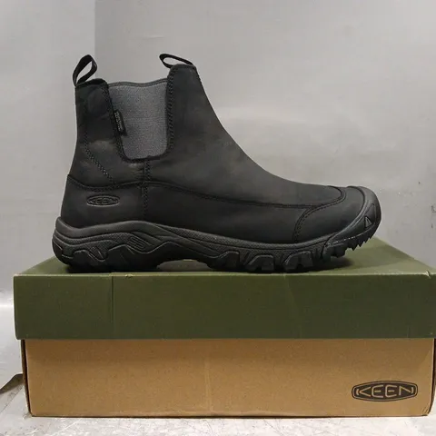 BOXED PAIR OF KEEN ANCHORAGE BOOT III IN BLACK/RAVEN SIZE UK 10.5