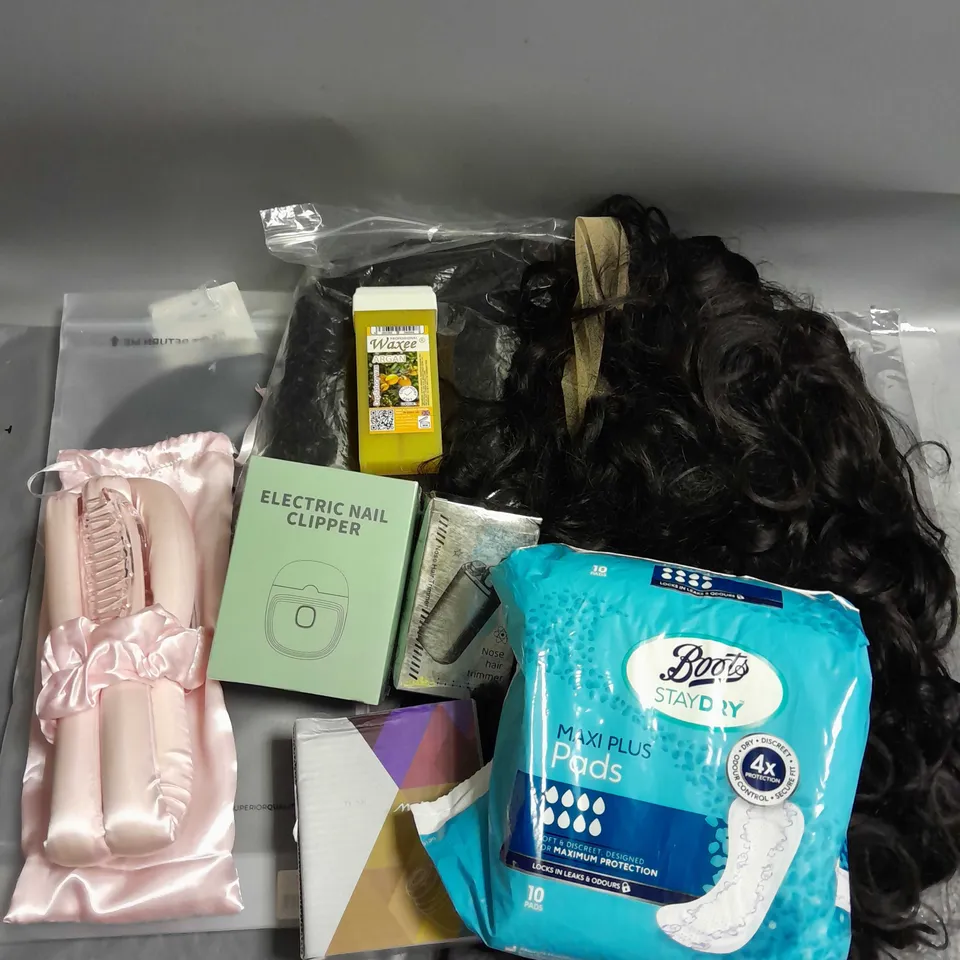BOX OF APPROXIMATELY 10 ASSORTED COSMETIC ITEMS TO INCLUDE - ASSORTED WIGS - BOOTS MAXI PLUS PADS - HEATLESS HAIR CURLERS - ETC